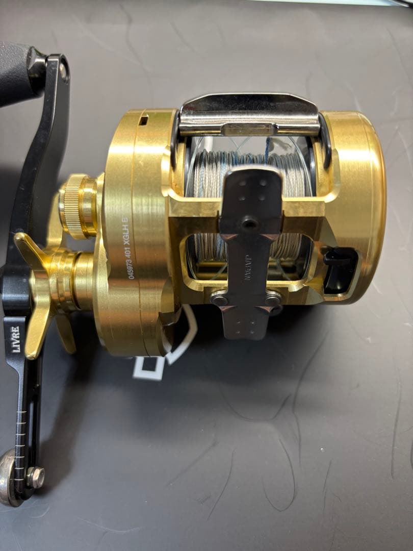 シマノ　カルカッタコンクエスト401XGLH バリアルハンドル付き