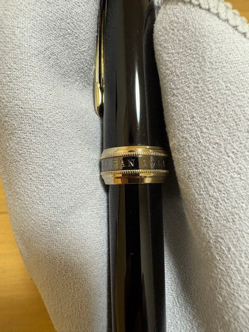 セーラー万年筆 万年筆 長刀研ぎ ゴールドトリム ブラック21K 中細(MF)