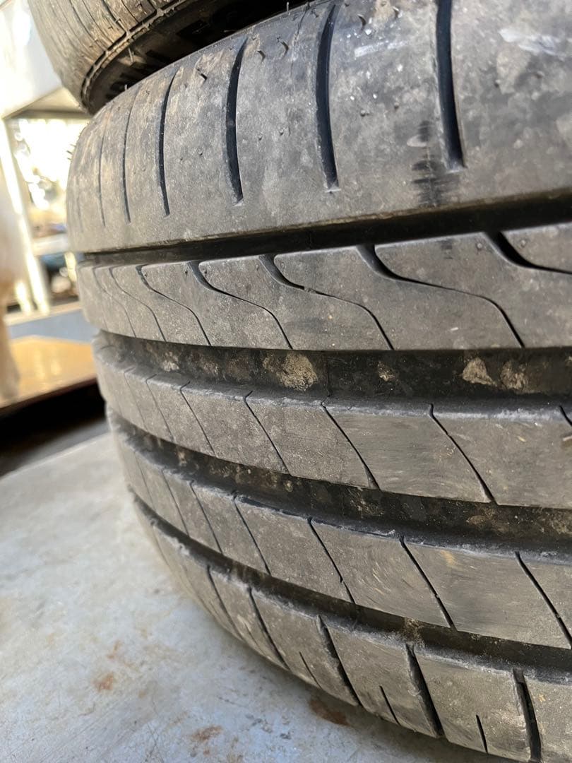 19インチ ホイール シルバー　タイヤほぼ新品