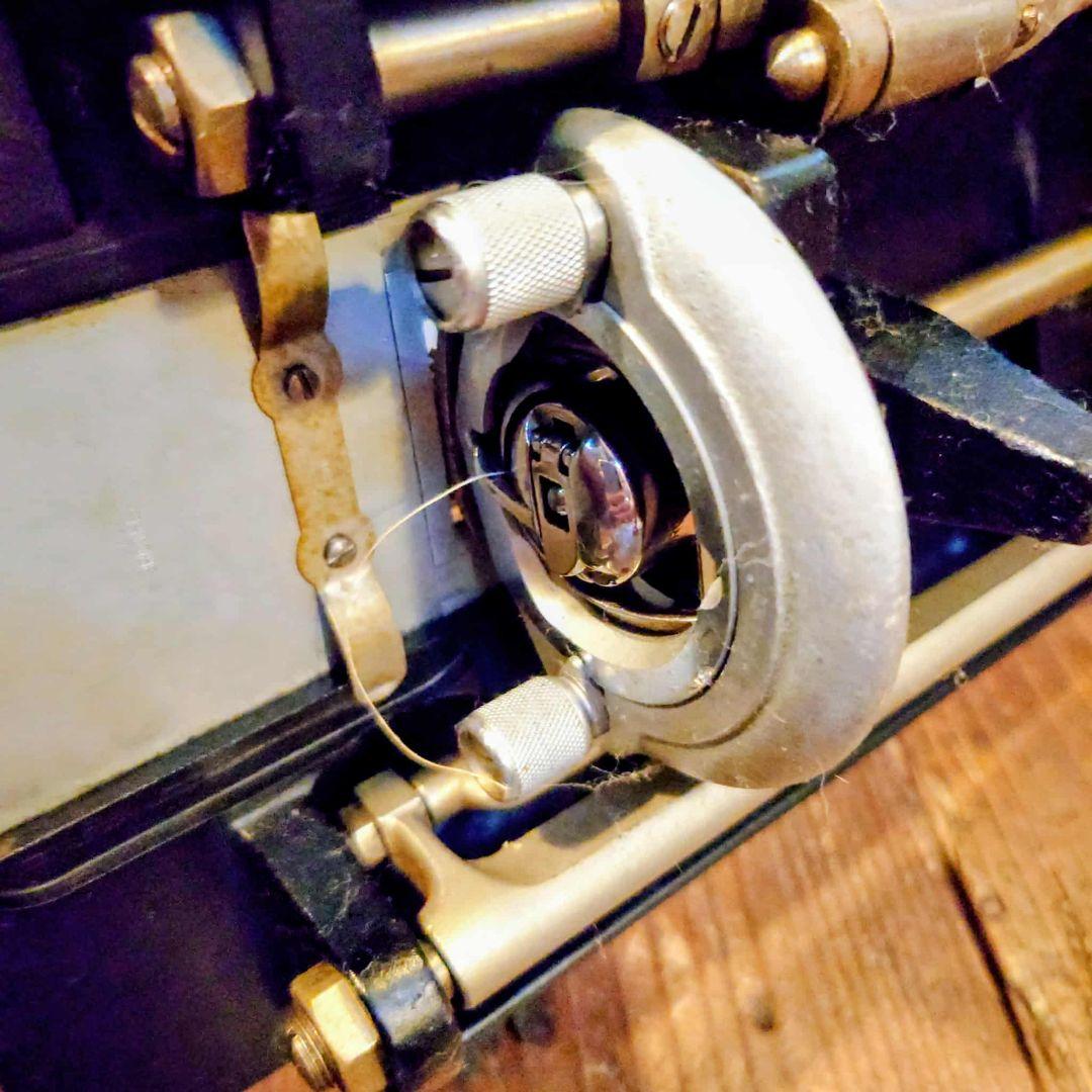 ブラザーミシン　黒色　Brother　昭和レトロ　ヴィンデージ