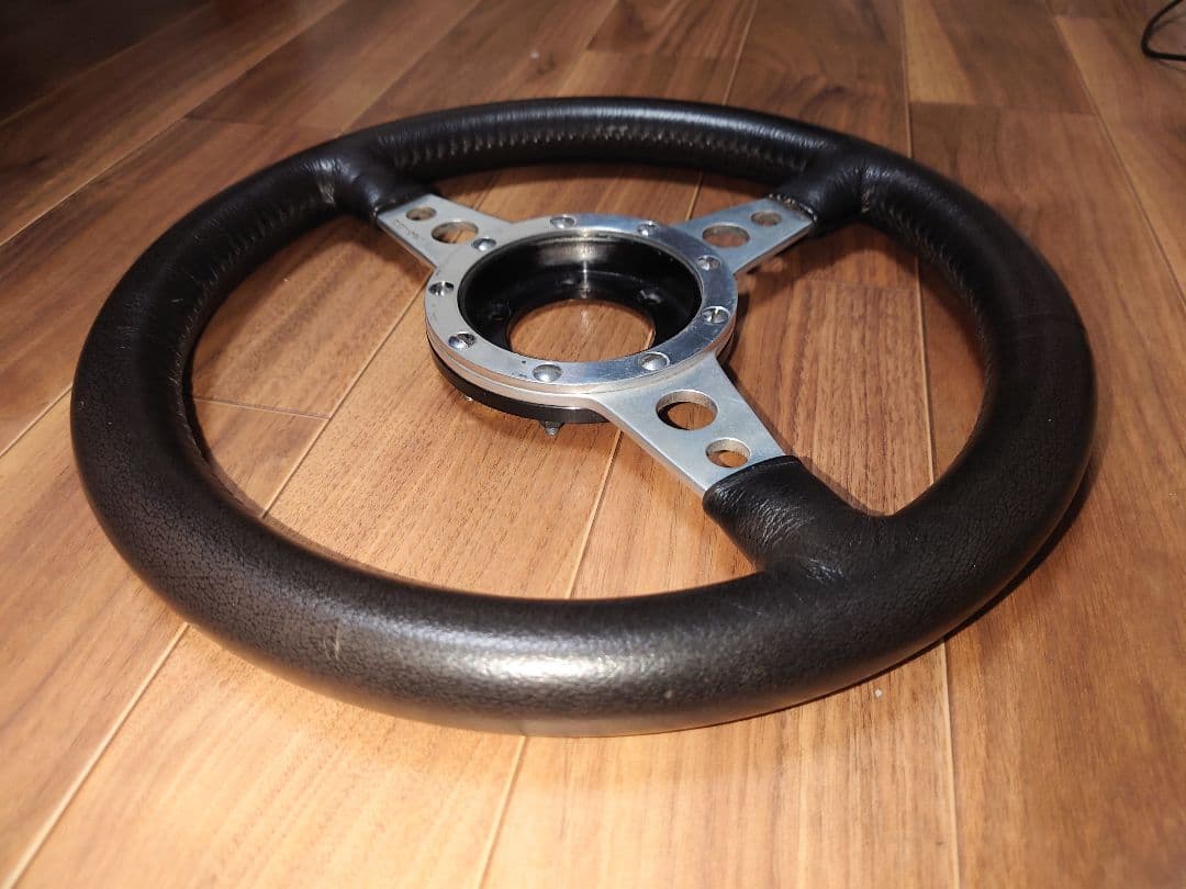 モトリタステアリングハンドル