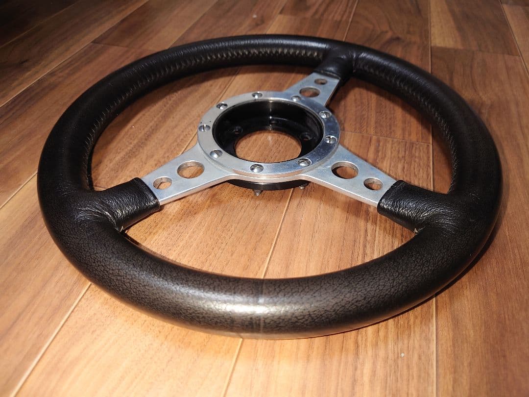 モトリタステアリングハンドル