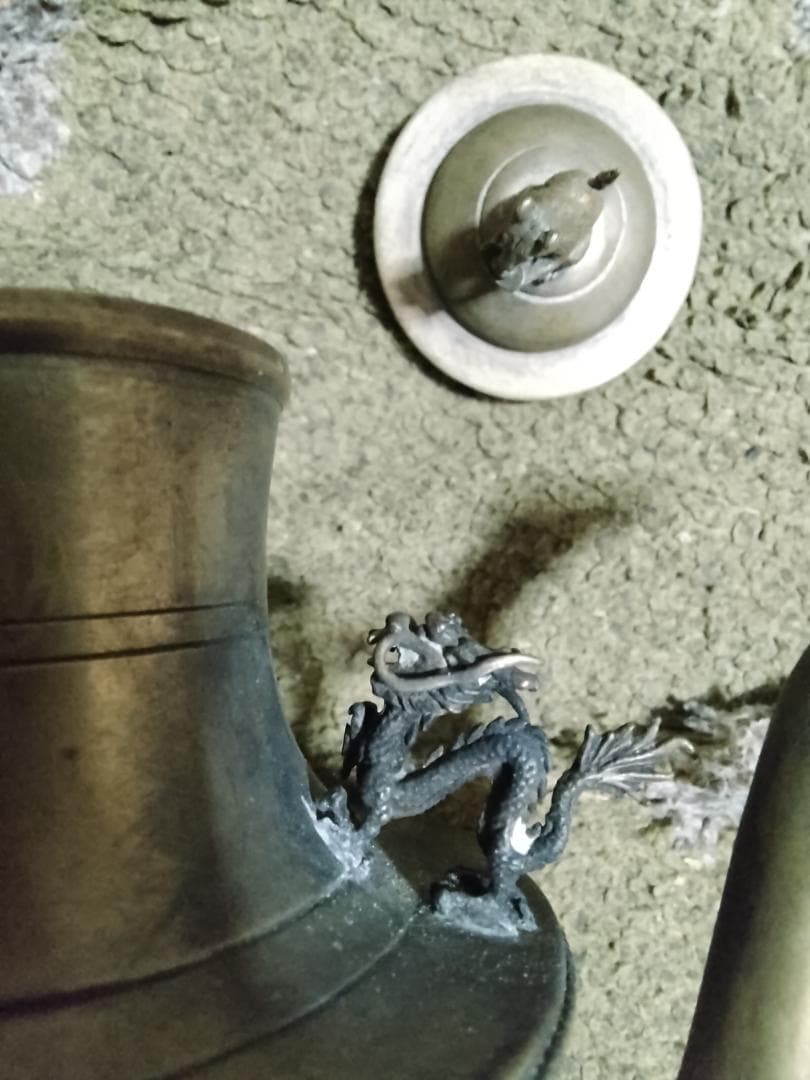 模作中国紋銀製ポット酒器紋銀刻印あり金物で打つときれいな音するゴムで黒くなった