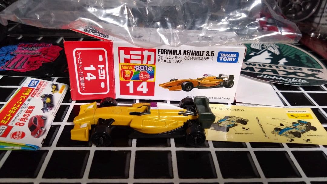 タカラトミー フォーミュラ・ルノー 3.5 1/64