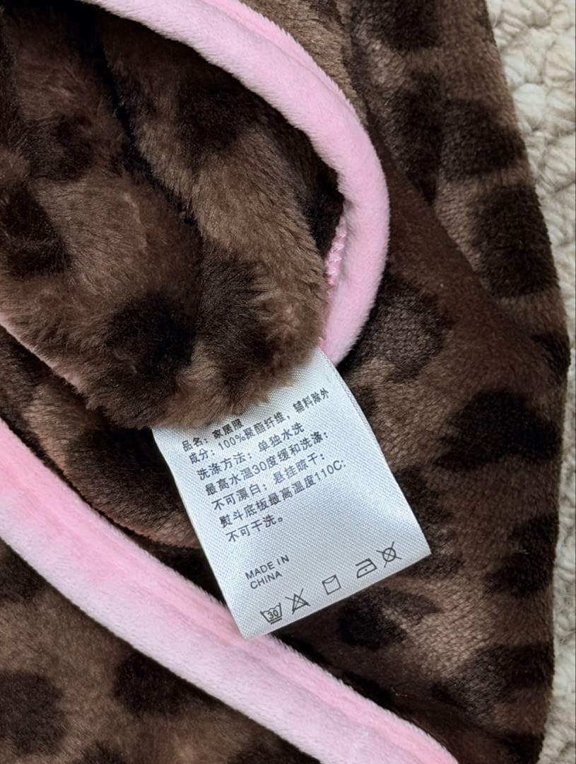 海外限定Hello Kitty x TBH お昼寝用ブランケット