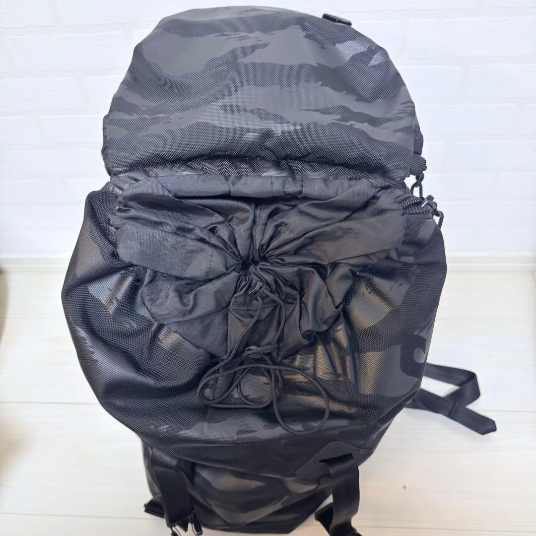 【美品】ヤクルトスワローズ NEWERAコラボリュック swallowsブラック