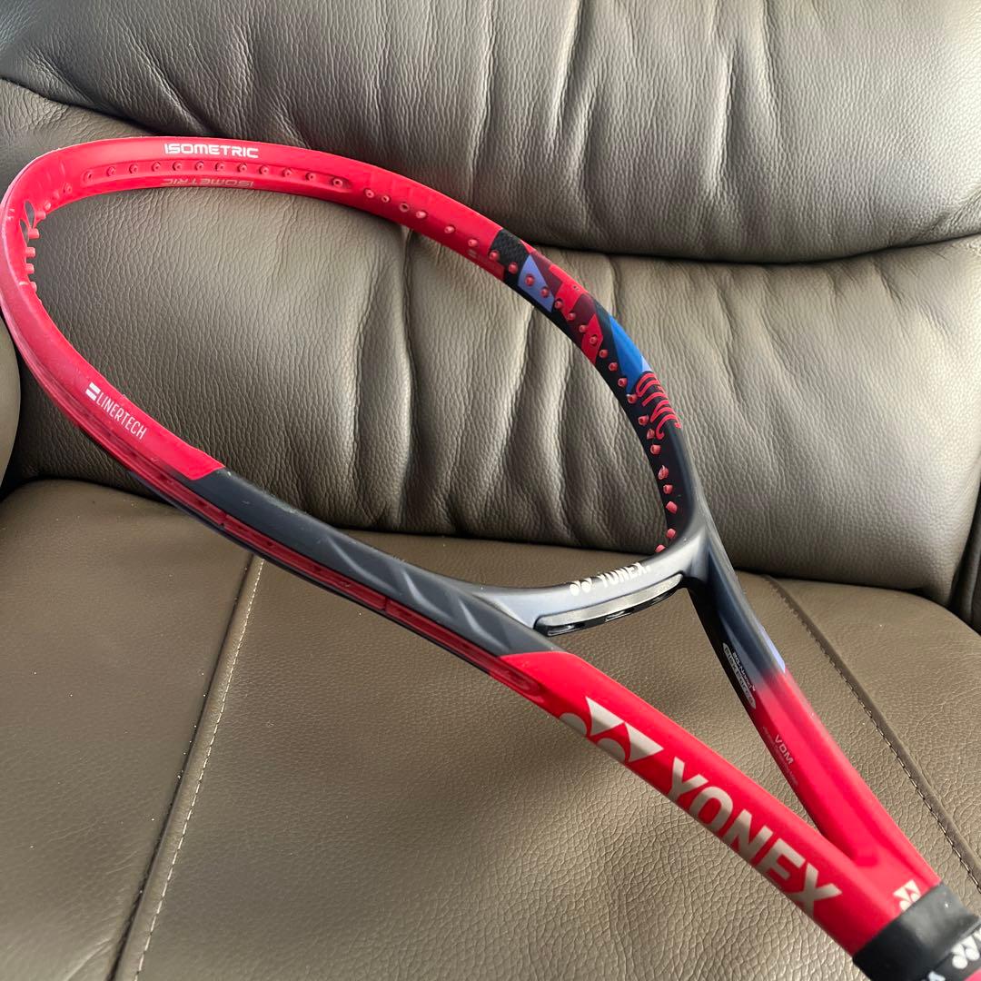 大人気‼️ ヨネックス 硬式 テニスラケット Vコア 280g