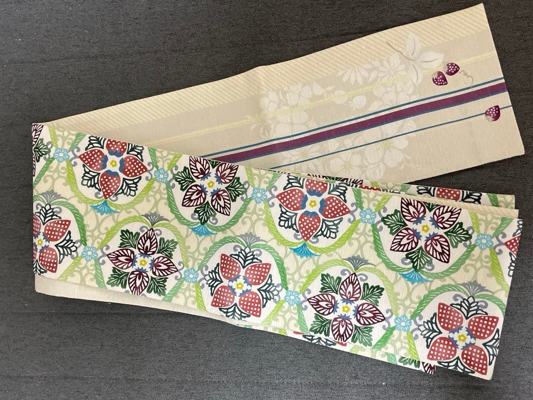 ワッカの半幅帯　苺柄