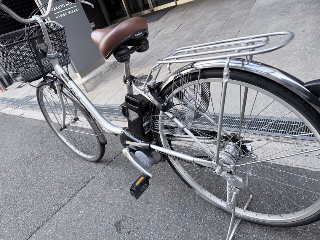 大阪府　Panasonic 電動アシスト自転車 シルバー　26インチ