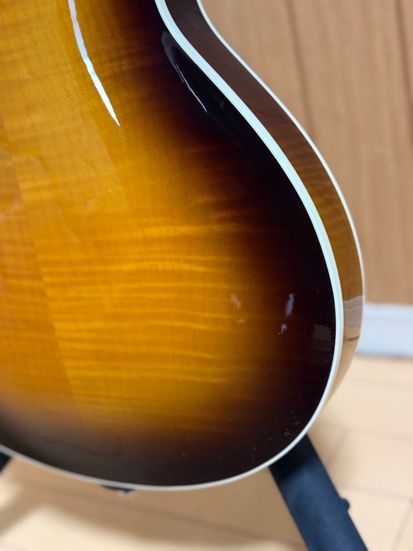 T’s guitars Arc Hollow Jazz