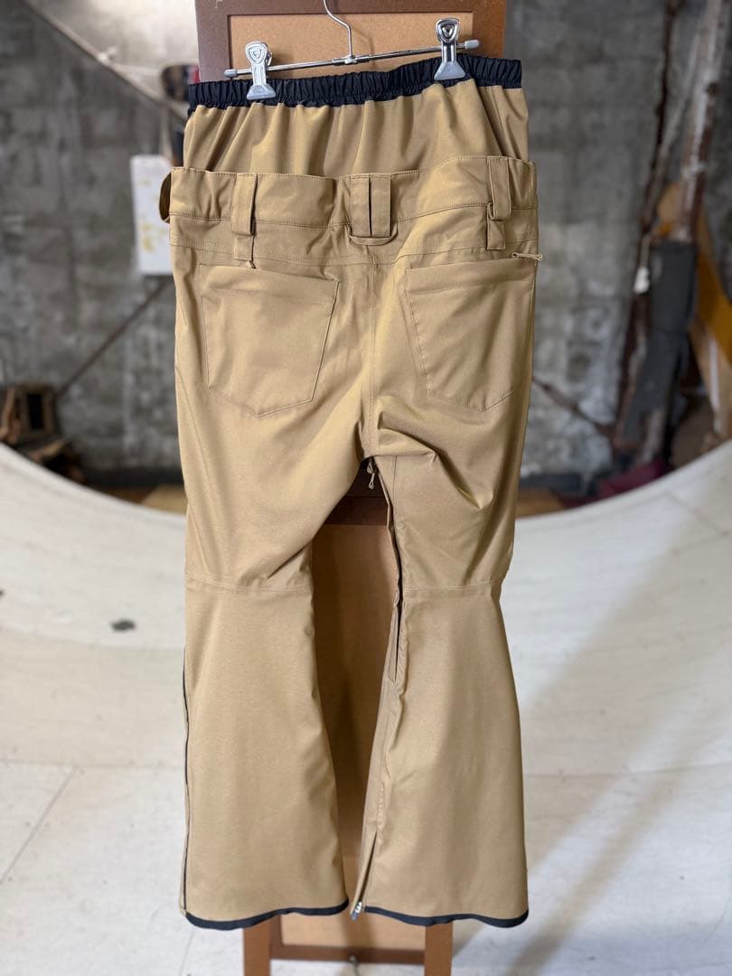 【新品】SCAPE CELES PNT レディースウェア　パンツ　スノーボード