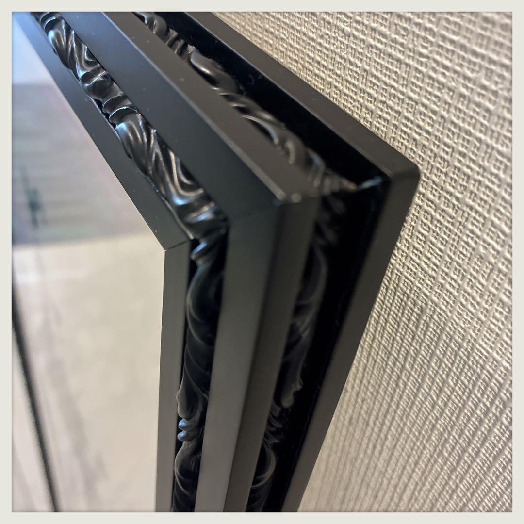 BJORNWIINBLAD シルエット春の絵 シックな黒の特別な額に入れて