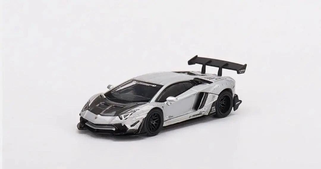 ミニカー MiniGT 449 Lamborghini Aventador Silver