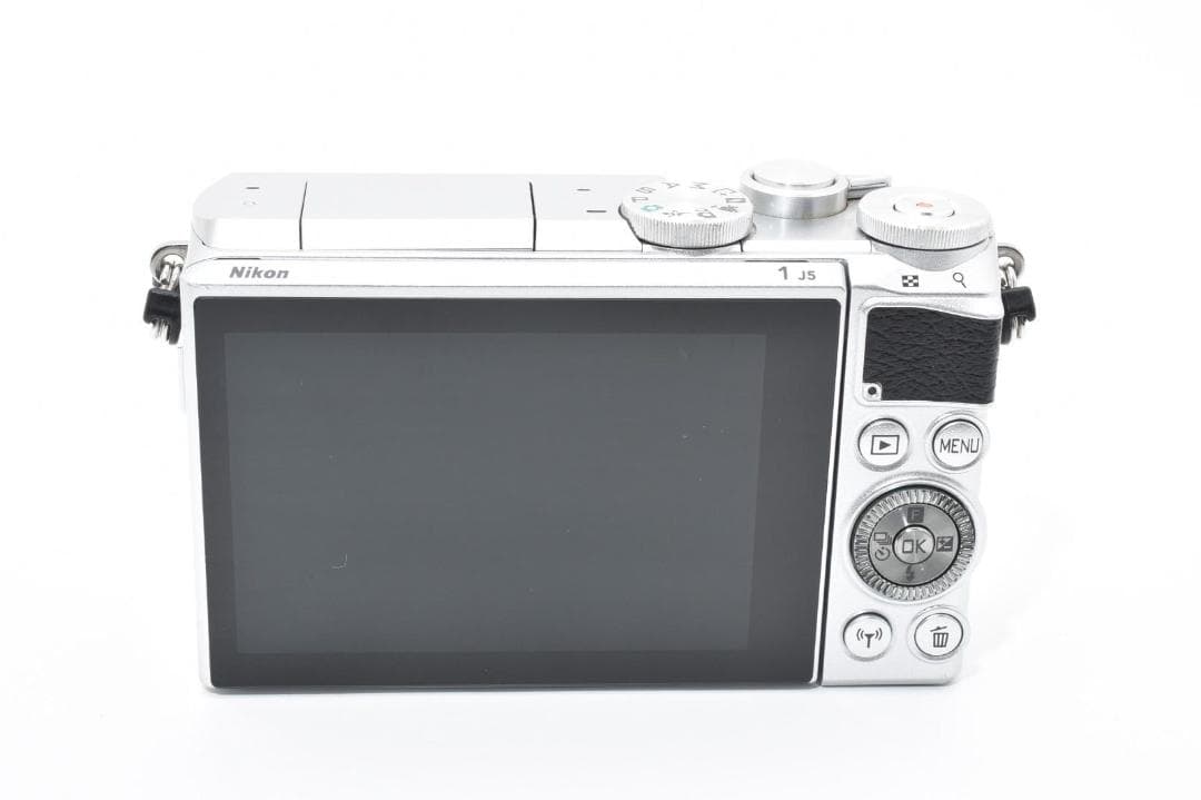 【美品】ニコン NIKON J5 小型軽量ミラーレス一眼カメラ Wi-Fi内蔵