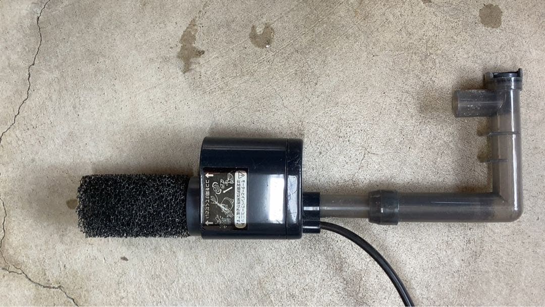 ガラス製水槽　大小2個　他，付属品つき