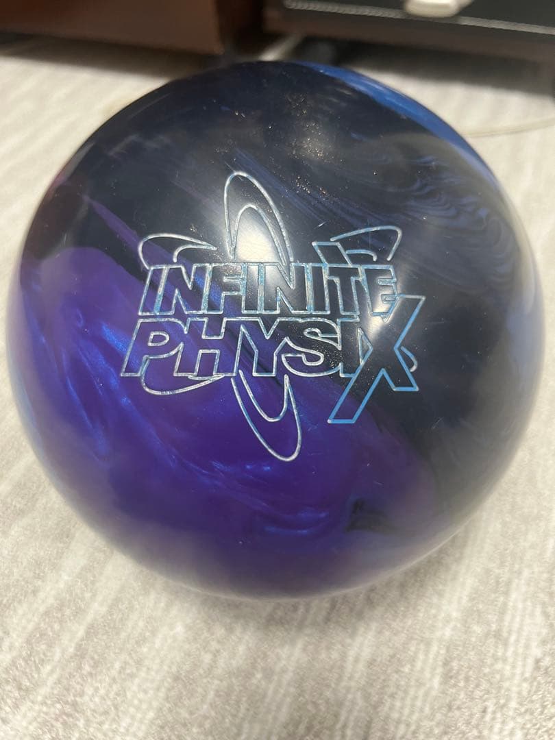 プラグ済　INFINITE PHYSIX ボウリングボール