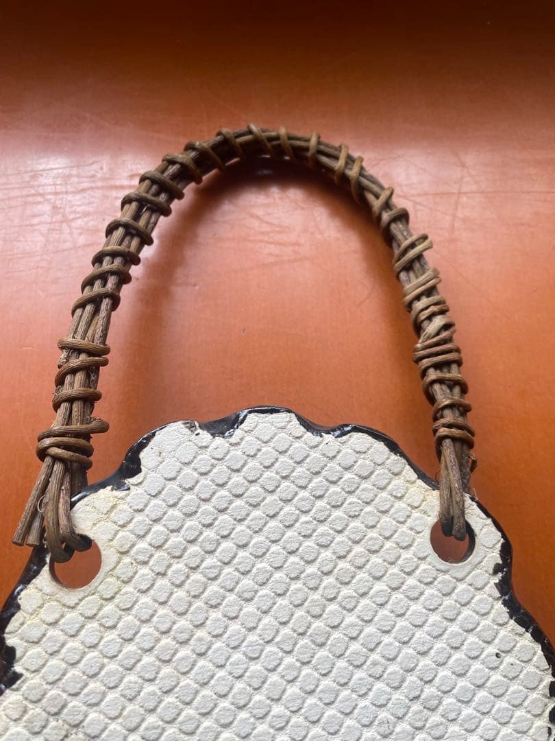 詳細不明　龍山窯　花入　壁掛け