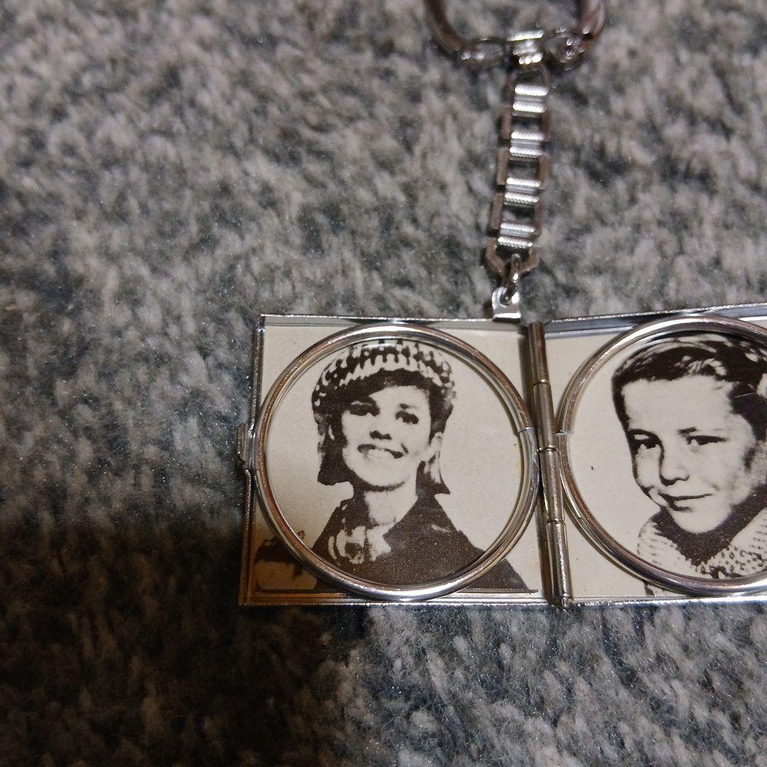 二つ折りキーホルダー 写真付き