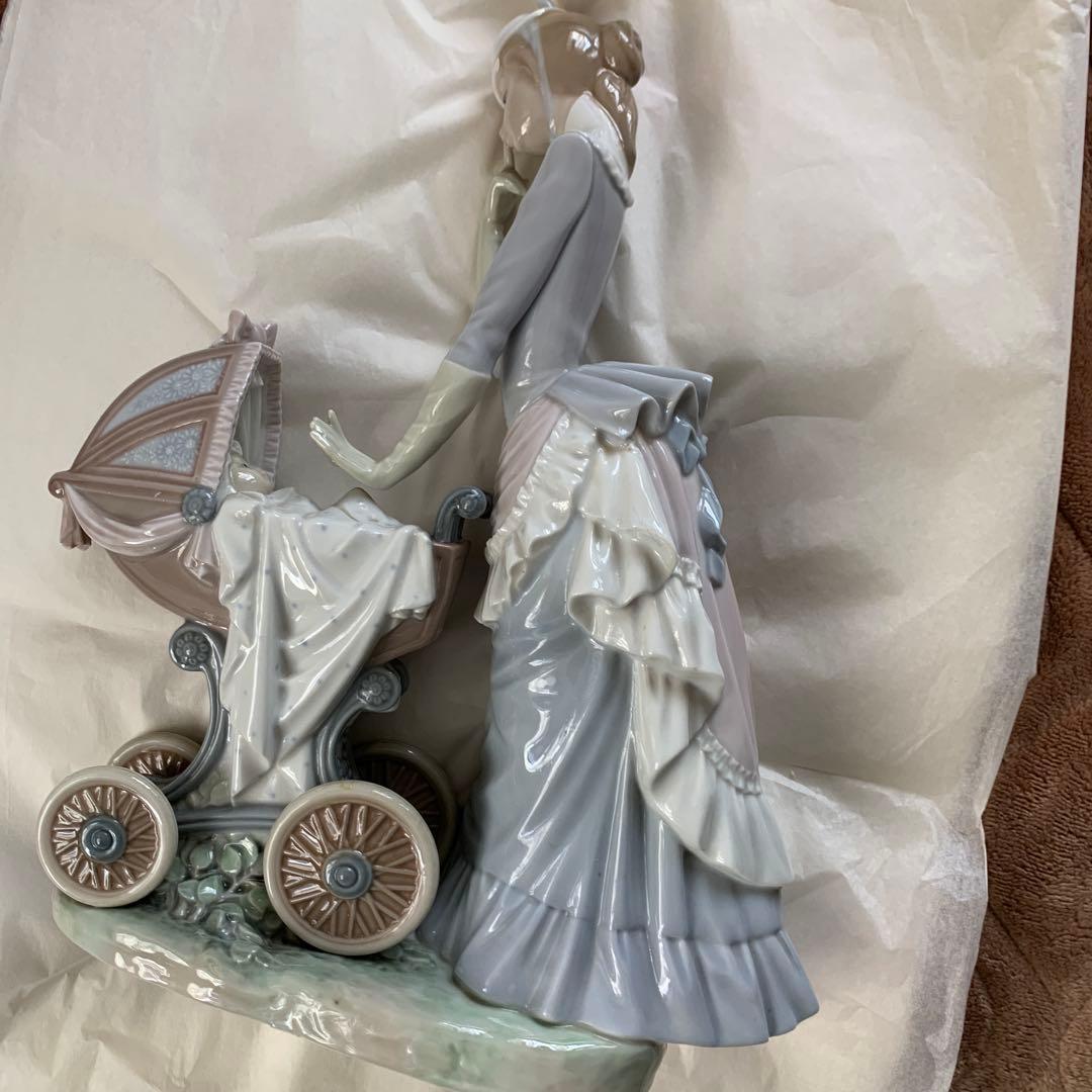 リアドロ　陶器製 赤ちゃんの 外出