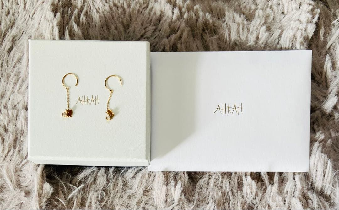 本日限定価格！美品 AHKAH アーカー パピヨンブリリアンプチ ピアス ２個