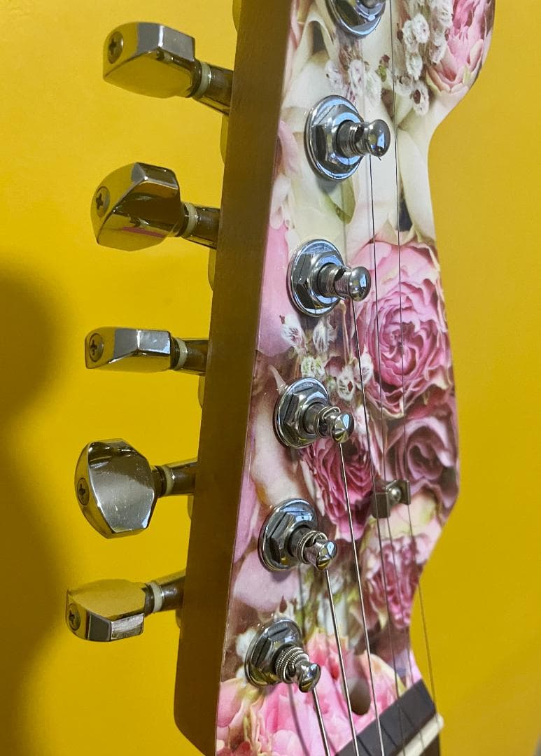 【✨超希少✨】ワンオフ‼　ローズフラワー ストラトギター♥