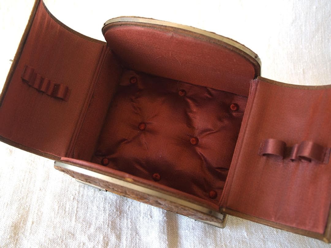 天使のエンボス模様 ロココ調デザイン 蓋付き宝石箱 小物入れ/K387