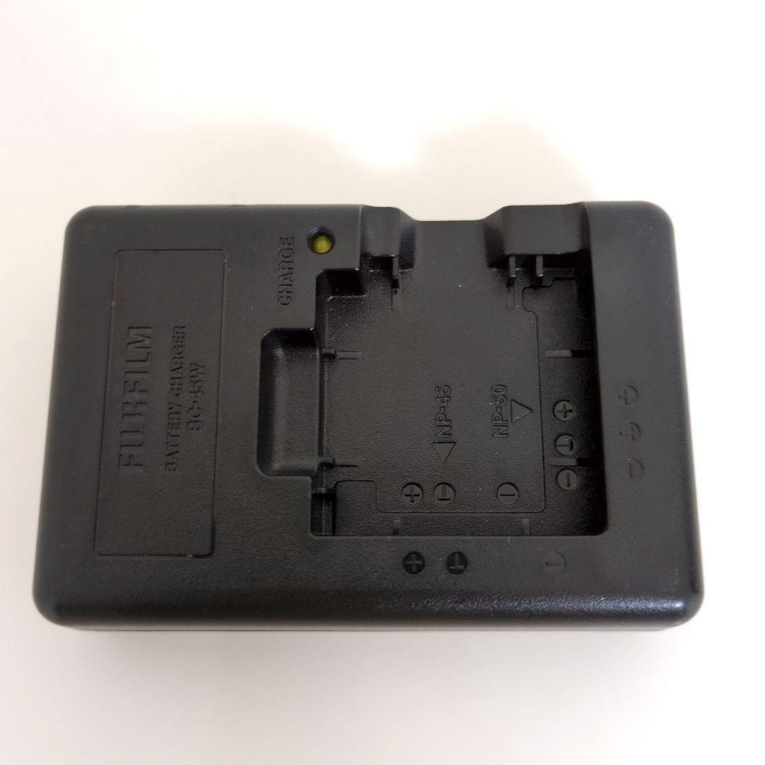 FUJIFILM FINEPIX Z300 ホワイト　デジタルカメラ充電器つき