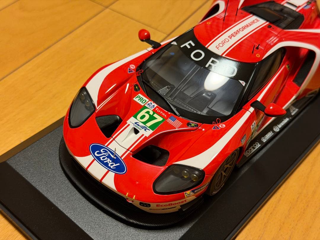 Ford GT レーシングカー 1/18モデルカー