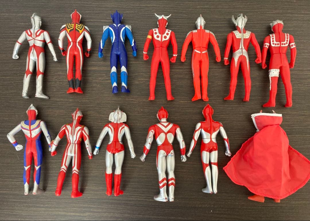 ウルトラマンなどフィギュア 円谷プロ 日本製有2000〜08年製77体まとめ売り