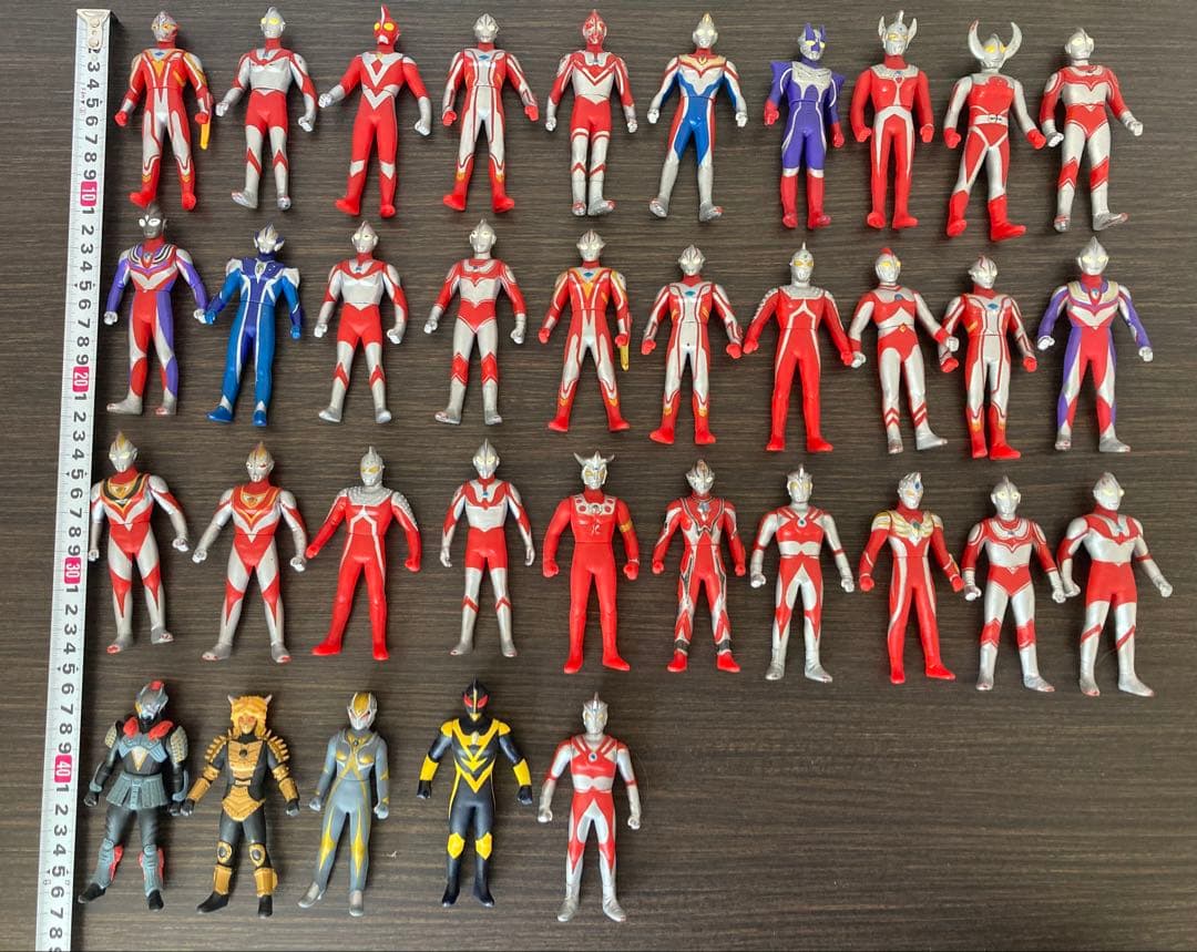 ウルトラマンなどフィギュア 円谷プロ 日本製有2000〜08年製77体まとめ売り