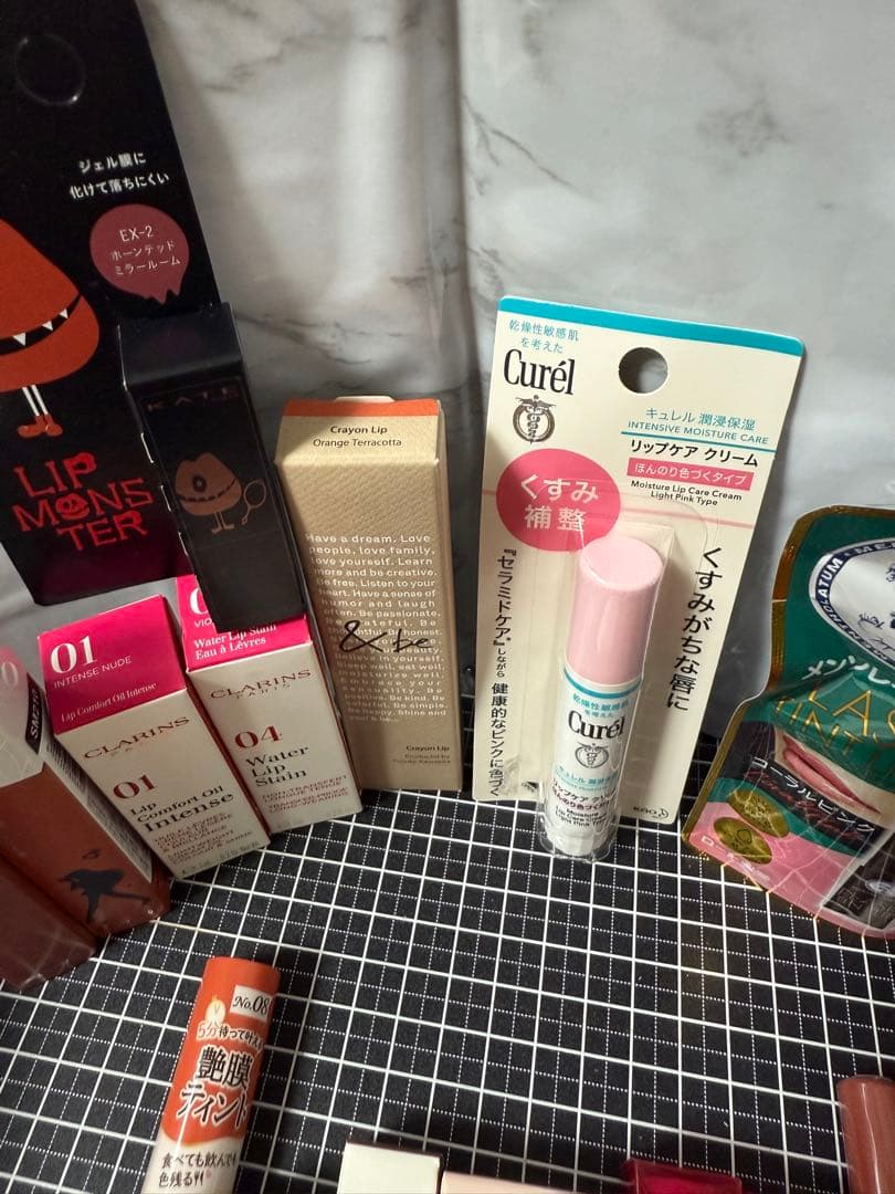 定価の半額以下！新品未開封リップ限定品含む27点まとめ売り！激安