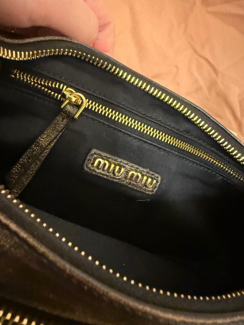 miu miu ポケット　ナッパレザー　バッグ