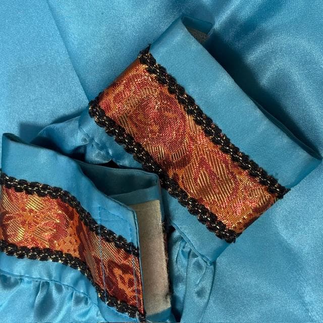 超美品★モンゴル民族衣装デール＆タッセルイヤリングセット ステージ用 水色、金茶