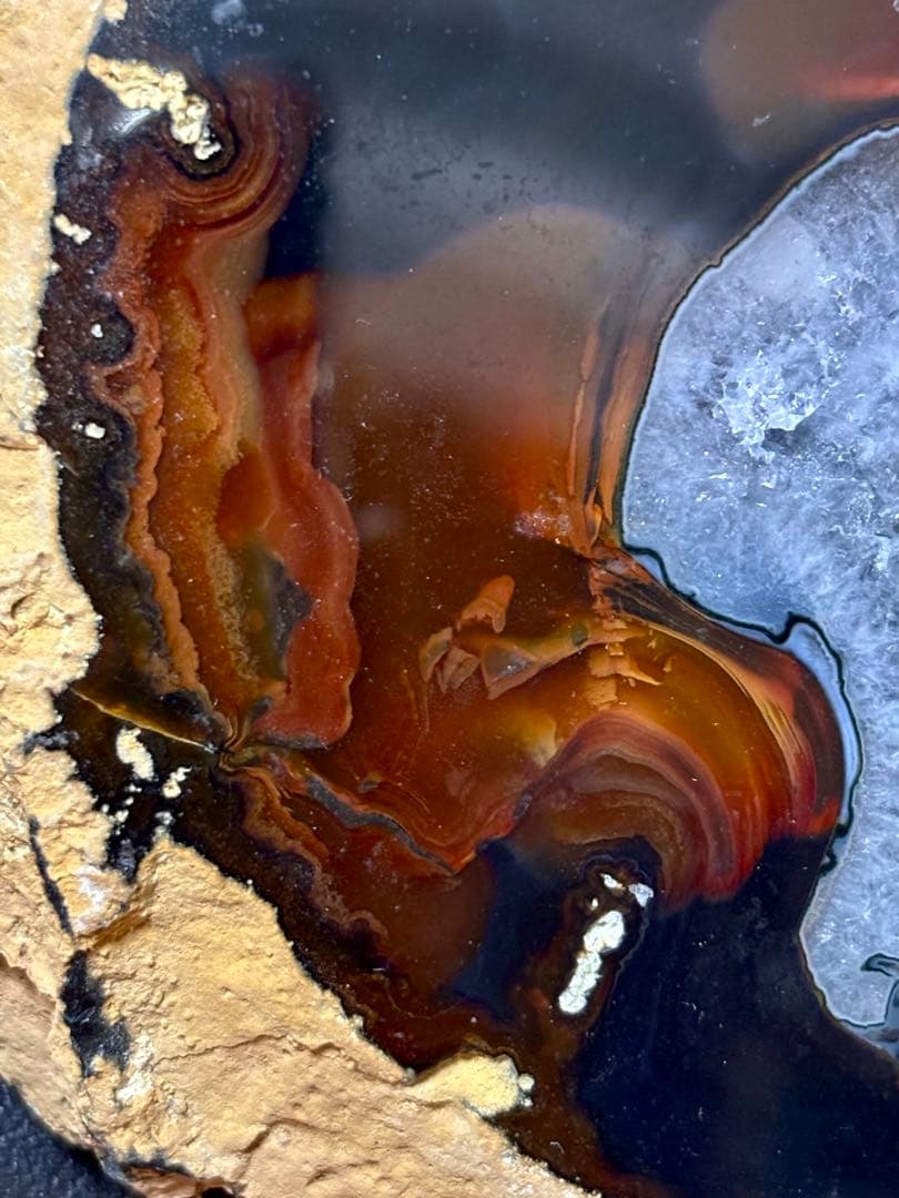 【超希少】天然ブラックオニキスのトレジャーメノウ 龍穴 ジオード アゲート 風水