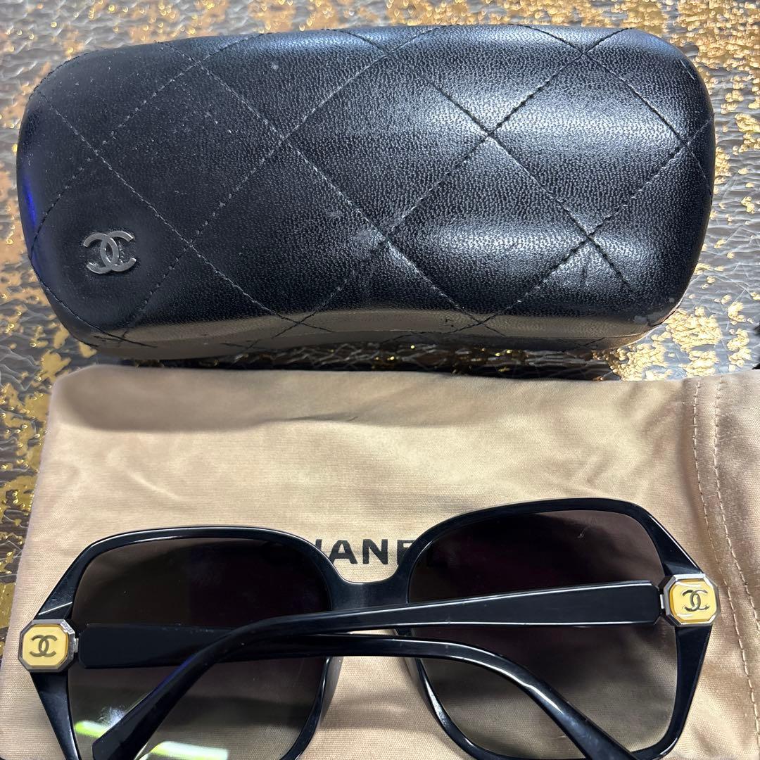 CHANEL ブラックサングラス