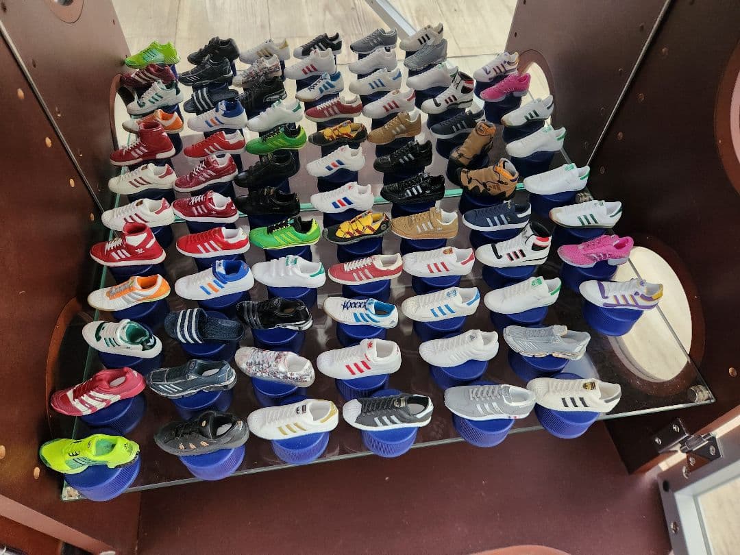 Adidas スニーカー フィギュアセット 83数