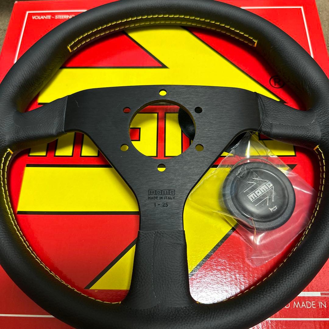 正規品未使用　MOMOヴェローチェ320mm格安