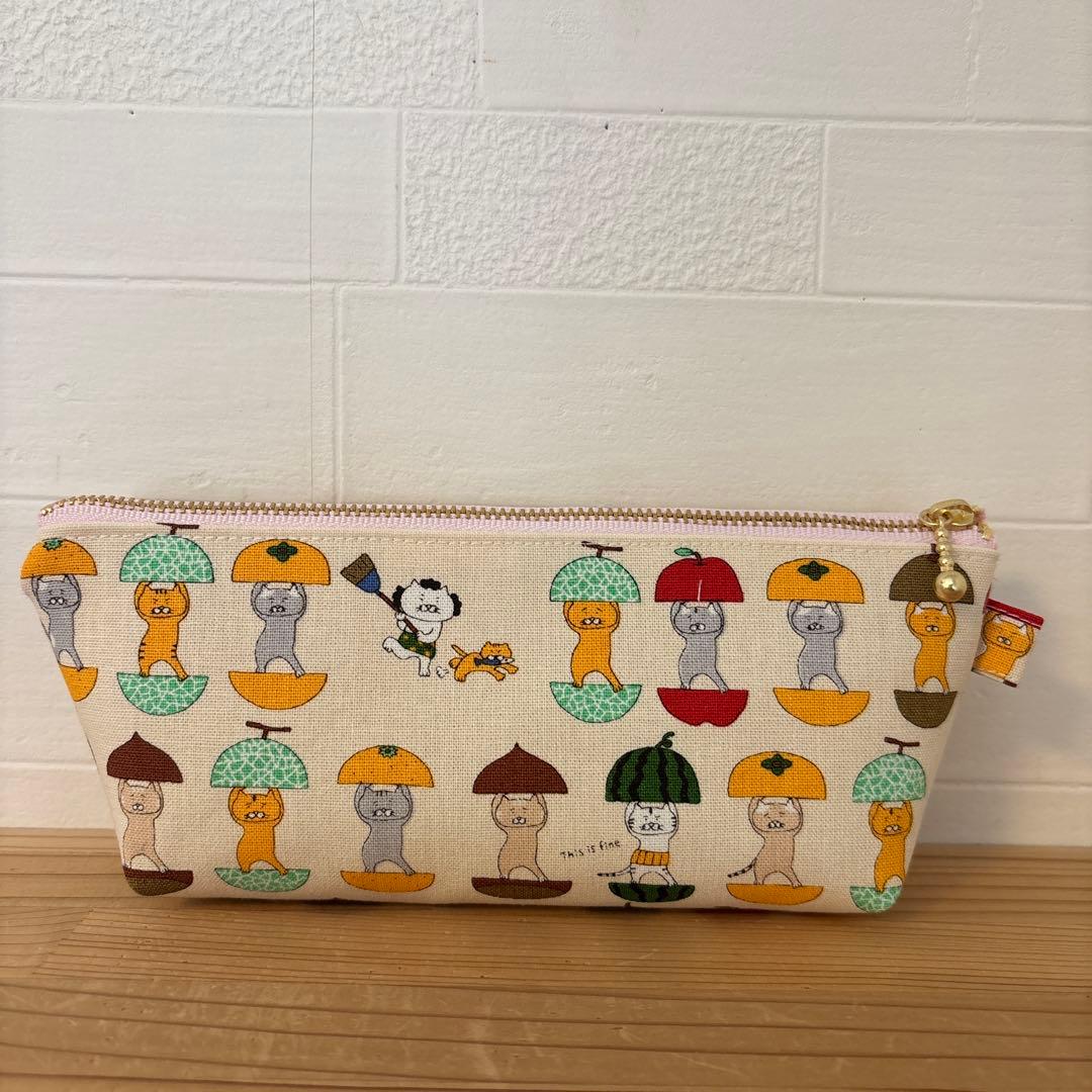 感謝価格　SALE 持ち手付きポーチ　猫柄　人気　ハンドメイド