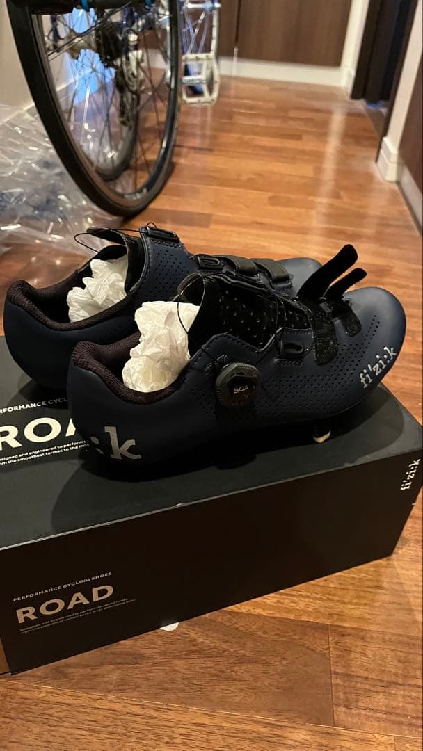 2、3回使用のみ　fizi:k ROAD R4レディース　ネイビー38