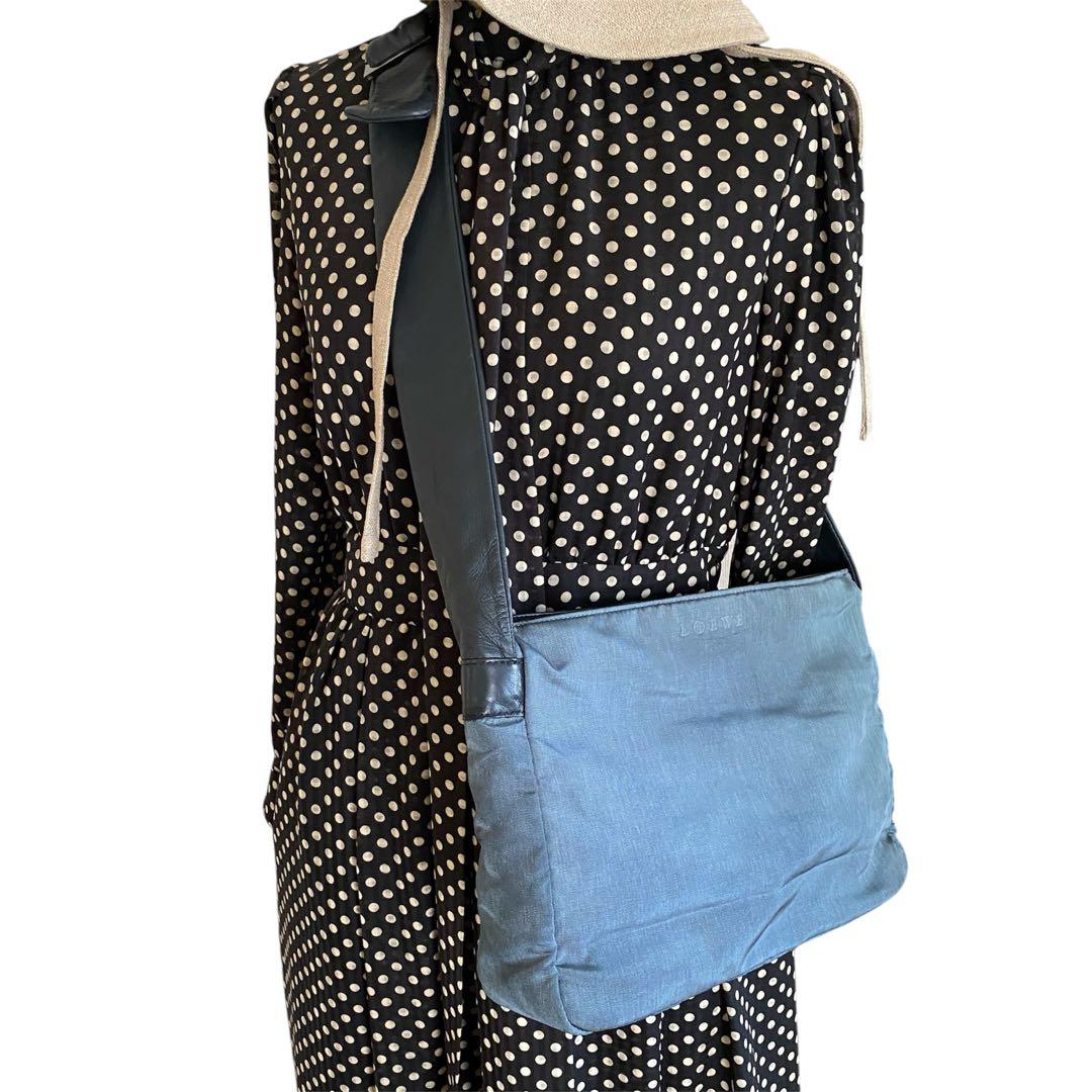 ロエベ ショルダーバック レザー