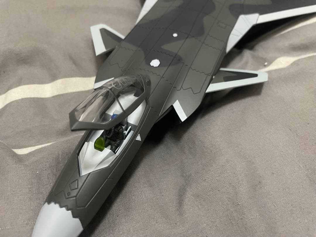 【希少品 1点のみ】中国人民解放軍 空軍 J-20 1/60 ステルス戦闘機
