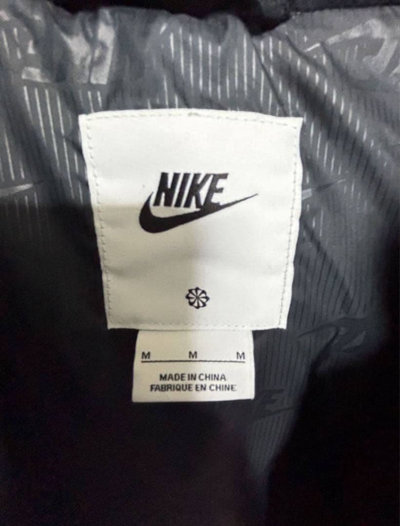 Nike ブラック ダウンベスト