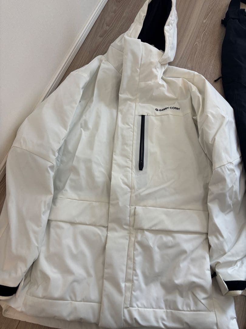 スキーウェアセット（ジャケット・パンツ・ヘルメット）　スノーボードウェア