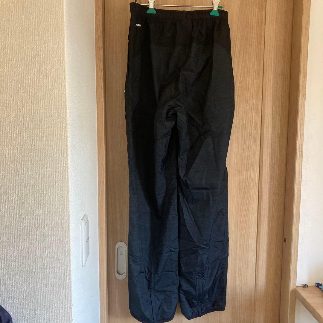 エ　アンダーアーマー ピステセット