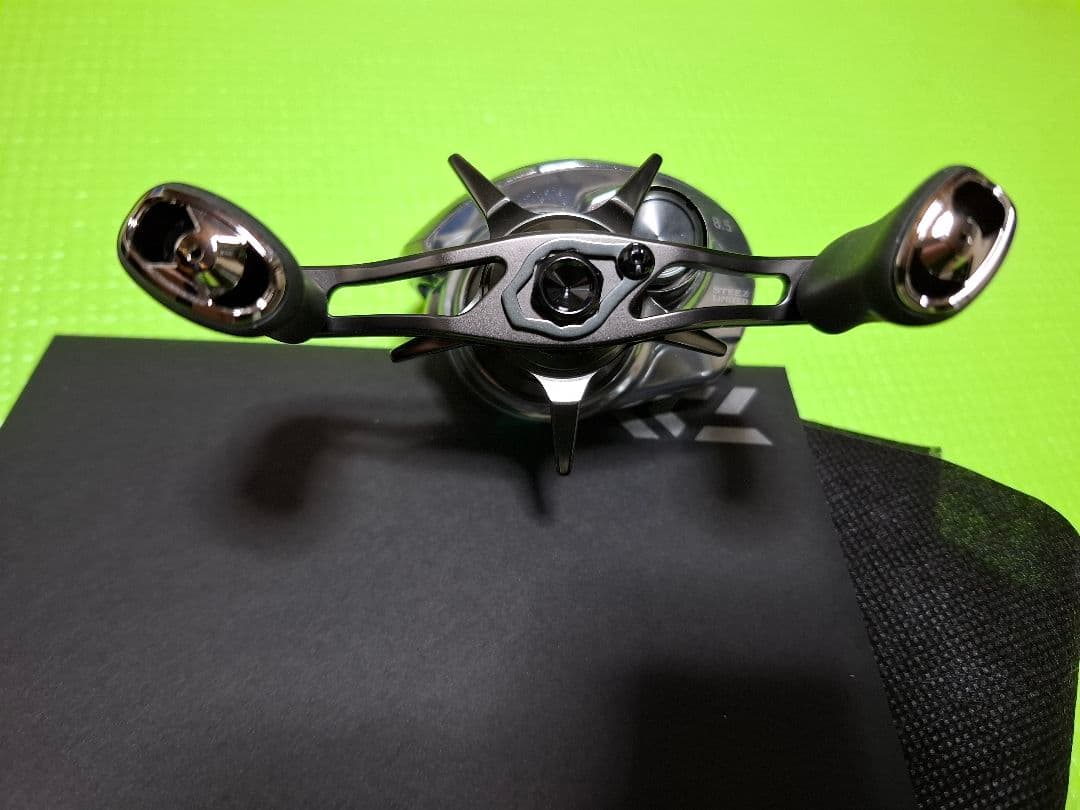 ダイワ 25 スティーズ リミテッド CT SV TW 70XHL 左