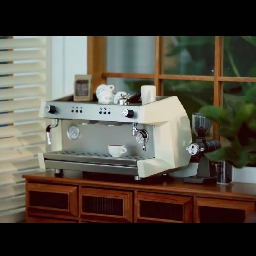 ミニチュア　キッチン雑貨　コーヒーメーカー　金属製　ドールハウス