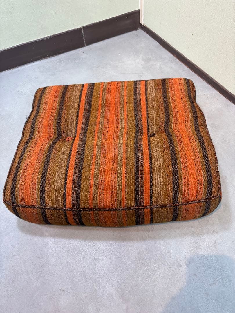 【オールドカリモク】 / 1人掛けソファ 　木製アームチェア