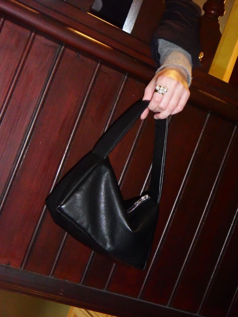 KEESE レザートートバッグ ハンドバッグ Mサイズ レディース ブラック 黒