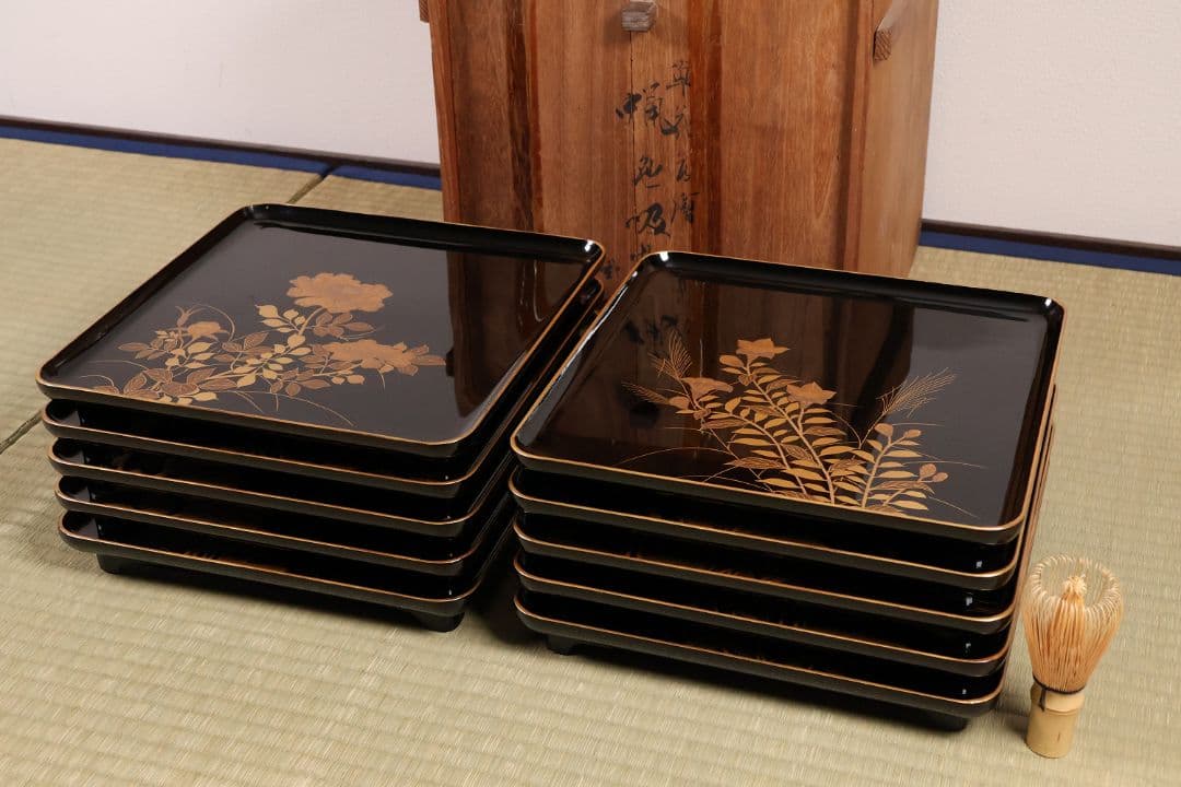 木製漆器 草花 絵変蒔絵 蝋色塗 吸物膳 十客 足付 四方膳 梨地【CM282】