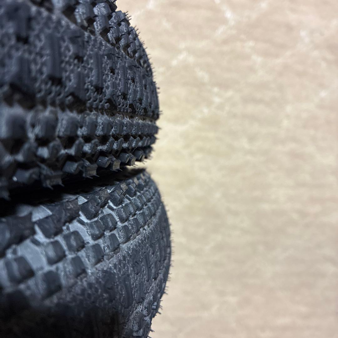 SimWorks Super Yummy 27.5 x 2.2 2本セット